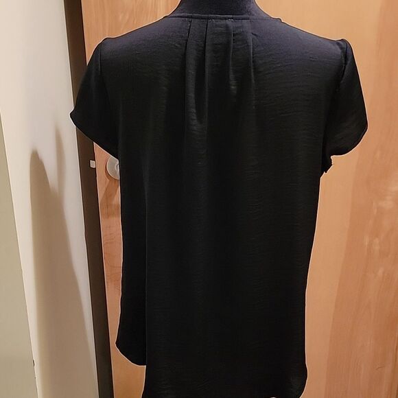 Chico's Black Silky Feel Cap Sleeve T Shirt Sz Small - Picture 3 of 9